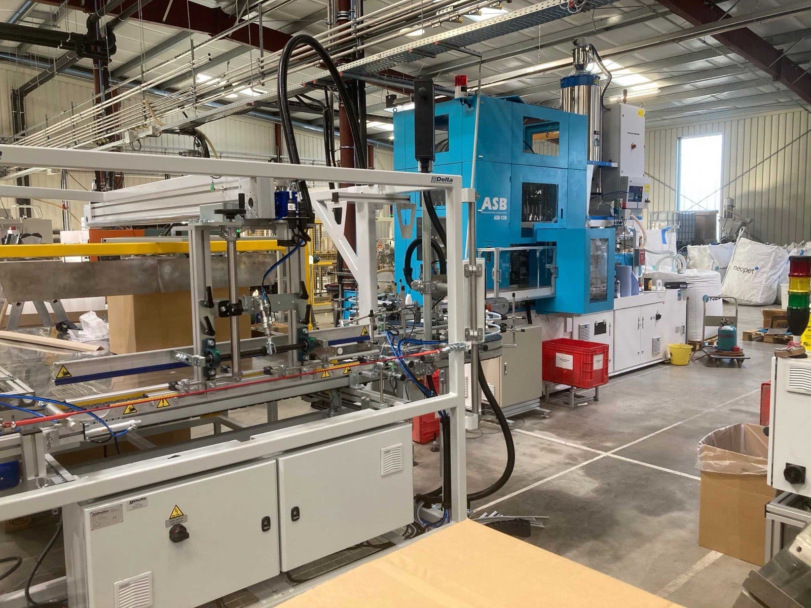 ASB-12 stretch blow moulding machine in the production hall of the Königstein plant